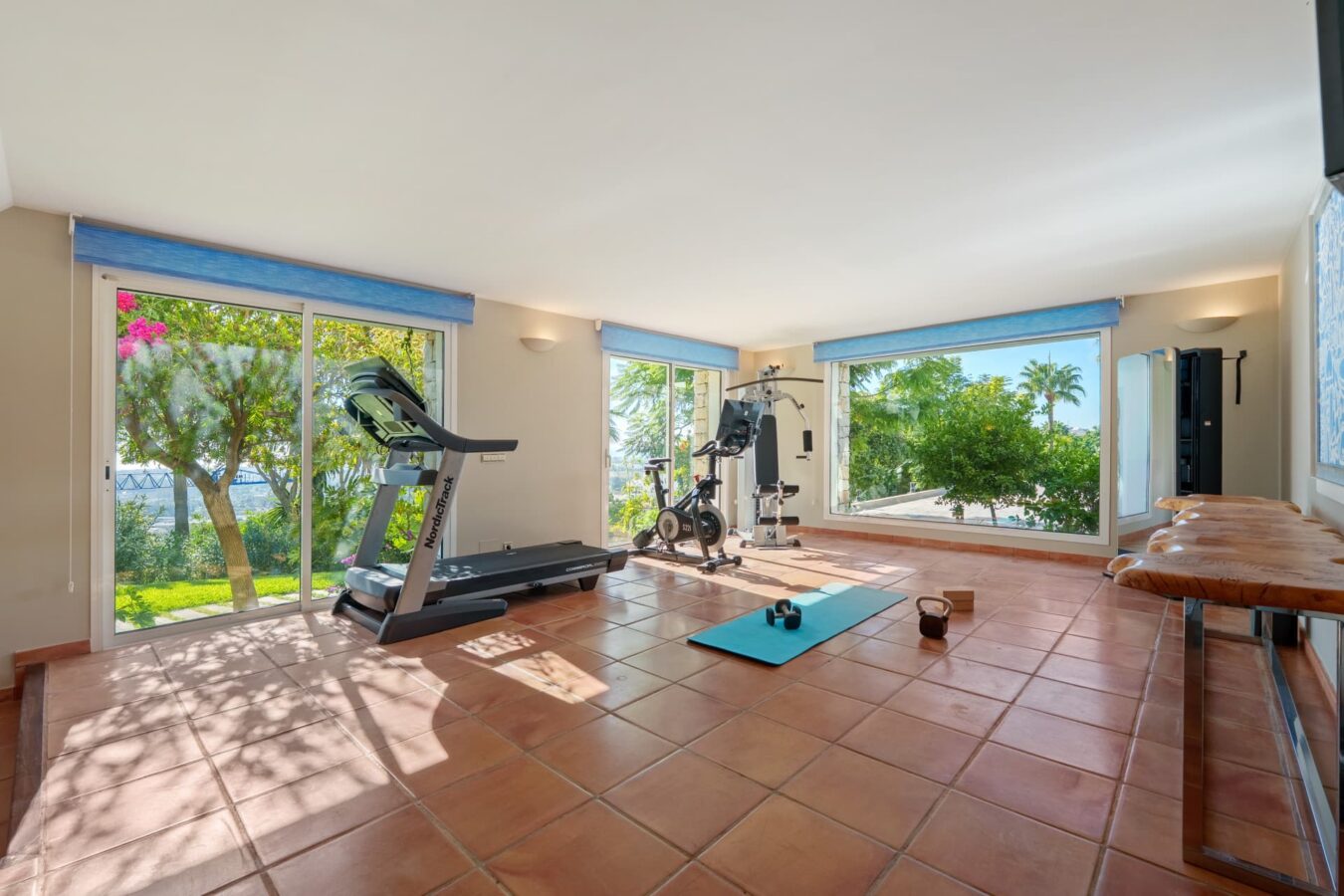 9-BEDROOM VILLA FOR SALE IN PUERTO DEL ALMENDRO, BENAHAVÍS – ULTIMATE PRIVACY & SEA VIEWS! 🌊🏡