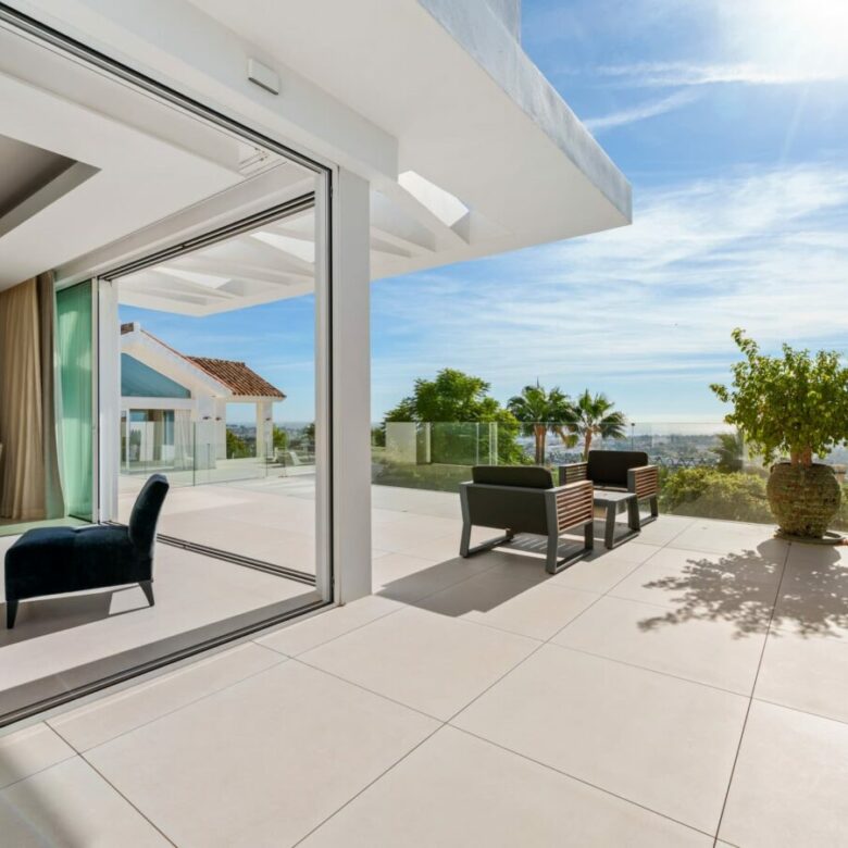 9-BEDROOM VILLA FOR SALE IN PUERTO DEL ALMENDRO, BENAHAVÍS – ULTIMATE PRIVACY & SEA VIEWS! 🌊🏡