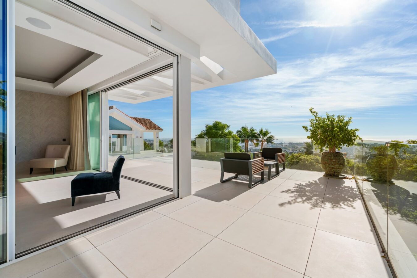 9-BEDROOM VILLA FOR SALE IN PUERTO DEL ALMENDRO, BENAHAVÍS – ULTIMATE PRIVACY & SEA VIEWS! 🌊🏡