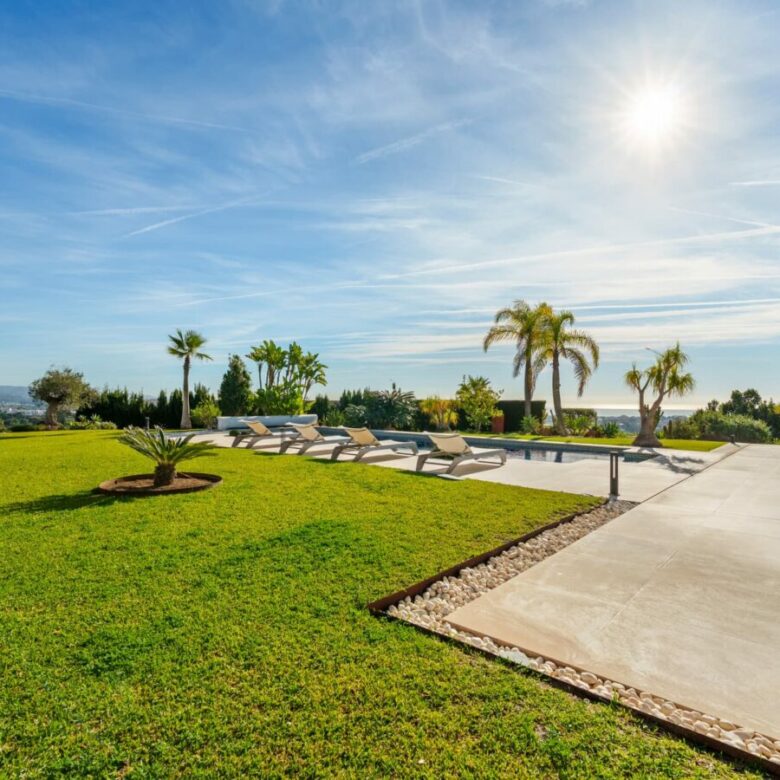 9-BEDROOM VILLA FOR SALE IN PUERTO DEL ALMENDRO, BENAHAVÍS – ULTIMATE PRIVACY & SEA VIEWS! 🌊🏡