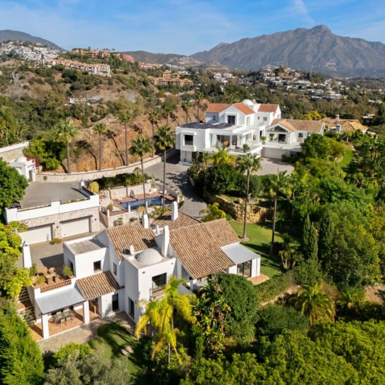 9-BEDROOM VILLA FOR SALE IN PUERTO DEL ALMENDRO, BENAHAVÍS – ULTIMATE PRIVACY & SEA VIEWS! 🌊🏡