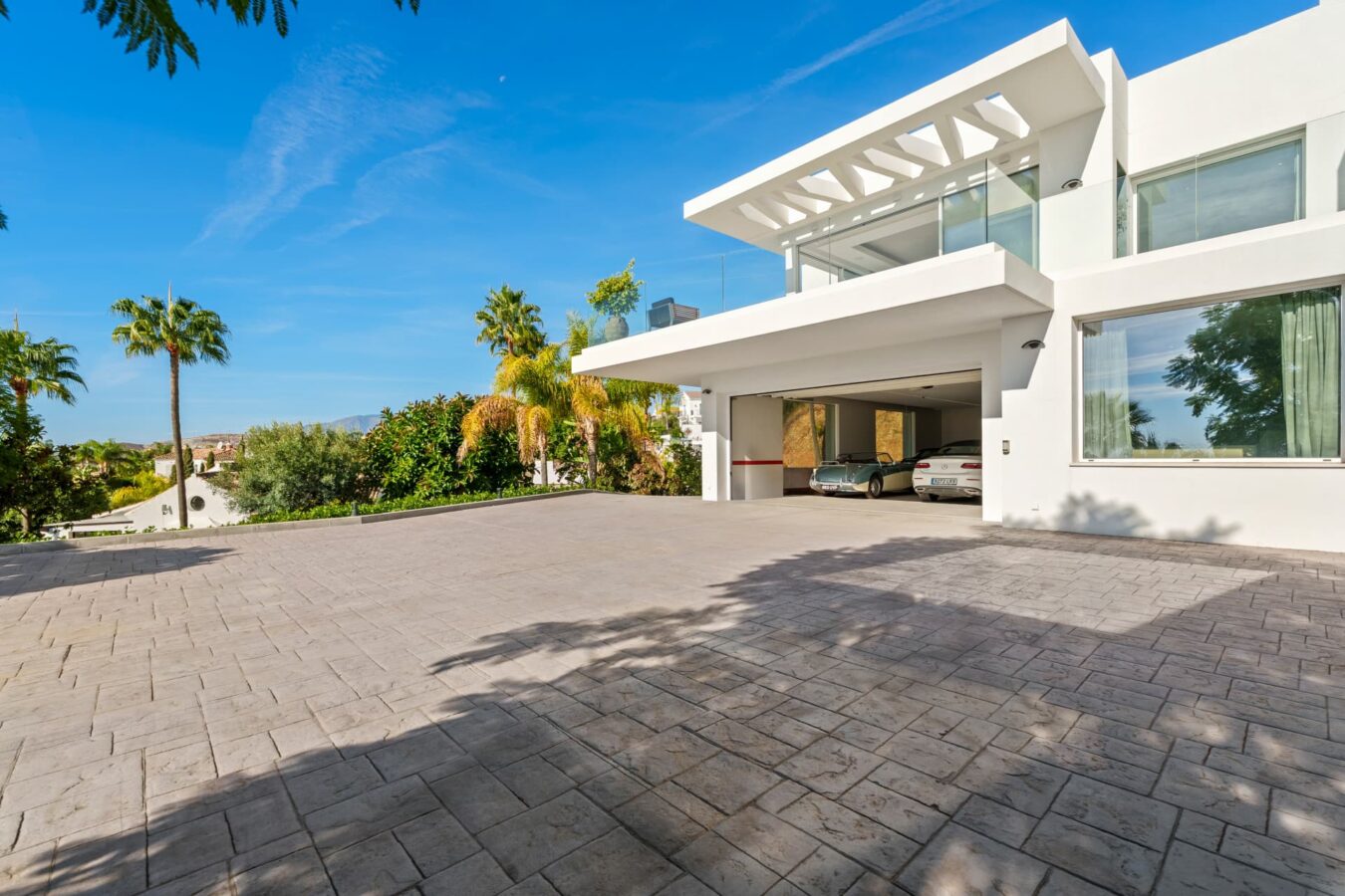 9-BEDROOM VILLA FOR SALE IN PUERTO DEL ALMENDRO, BENAHAVÍS – ULTIMATE PRIVACY & SEA VIEWS! 🌊🏡