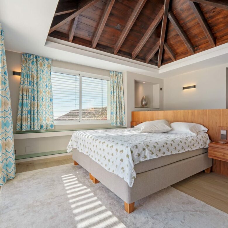 9-BEDROOM VILLA FOR SALE IN PUERTO DEL ALMENDRO, BENAHAVÍS – ULTIMATE PRIVACY & SEA VIEWS! 🌊🏡