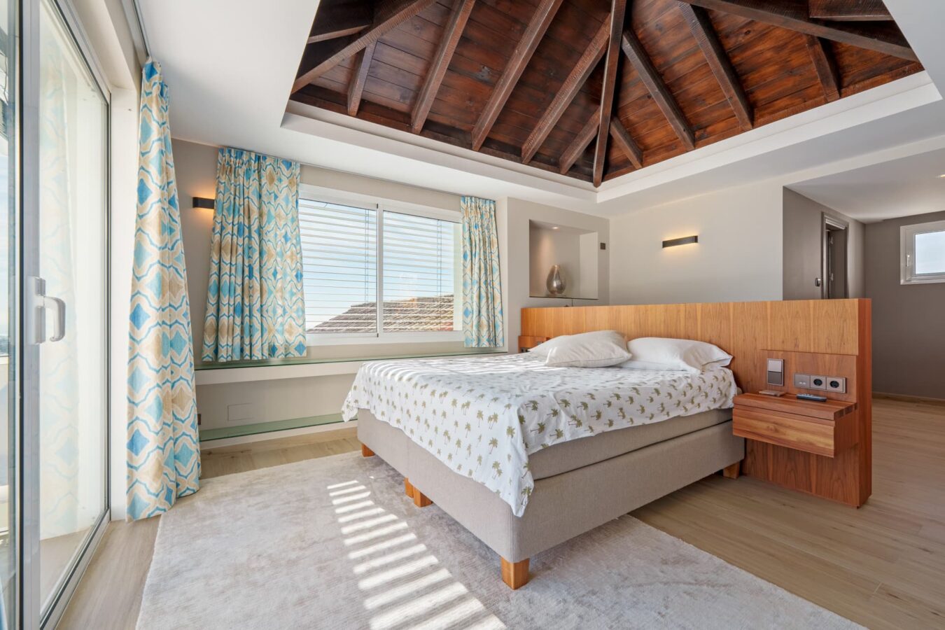 9-BEDROOM VILLA FOR SALE IN PUERTO DEL ALMENDRO, BENAHAVÍS – ULTIMATE PRIVACY & SEA VIEWS! 🌊🏡