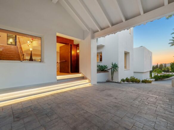 9-BEDROOM VILLA FOR SALE IN PUERTO DEL ALMENDRO, BENAHAVÍS – ULTIMATE PRIVACY & SEA VIEWS! 🌊🏡