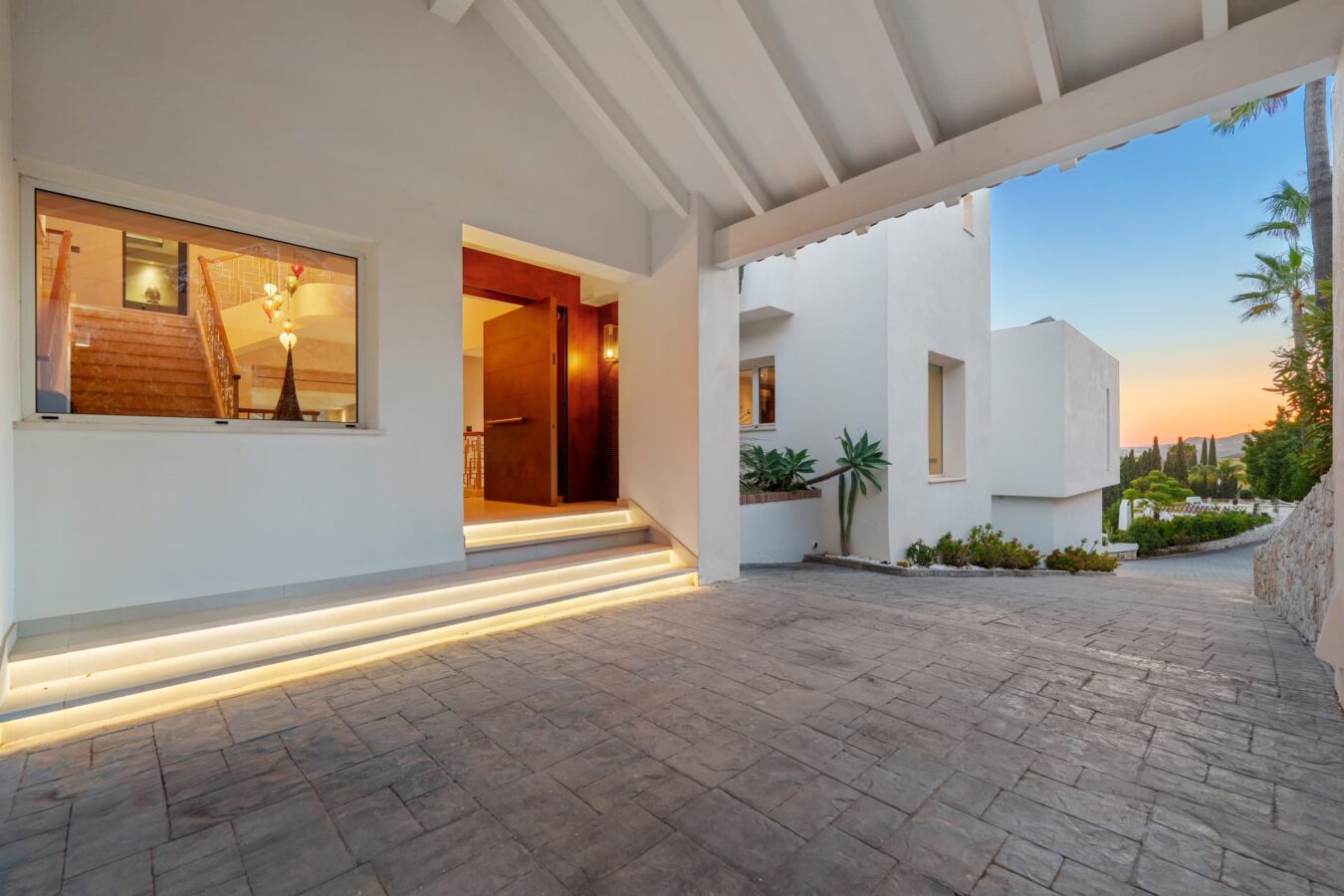 9-BEDROOM VILLA FOR SALE IN PUERTO DEL ALMENDRO, BENAHAVÍS – ULTIMATE PRIVACY & SEA VIEWS! 🌊🏡