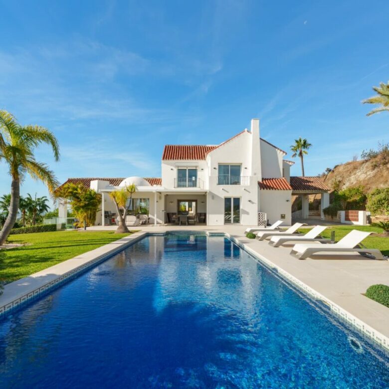 9-BEDROOM VILLA FOR SALE IN PUERTO DEL ALMENDRO, BENAHAVÍS – ULTIMATE PRIVACY & SEA VIEWS! 🌊🏡