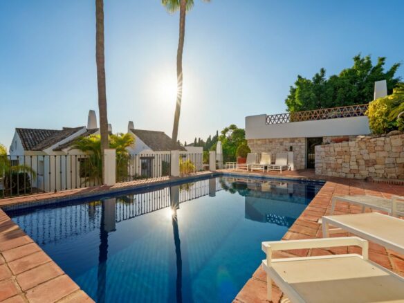 9-BEDROOM VILLA FOR SALE IN PUERTO DEL ALMENDRO, BENAHAVÍS – ULTIMATE PRIVACY & SEA VIEWS! 🌊🏡