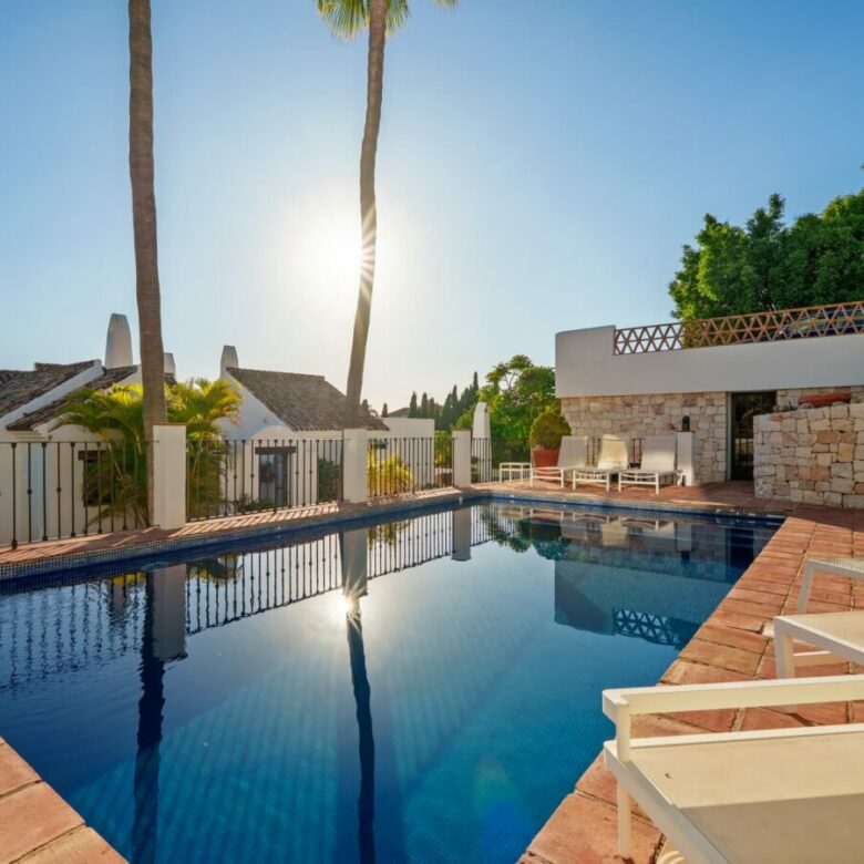 9-BEDROOM VILLA FOR SALE IN PUERTO DEL ALMENDRO, BENAHAVÍS – ULTIMATE PRIVACY & SEA VIEWS! 🌊🏡