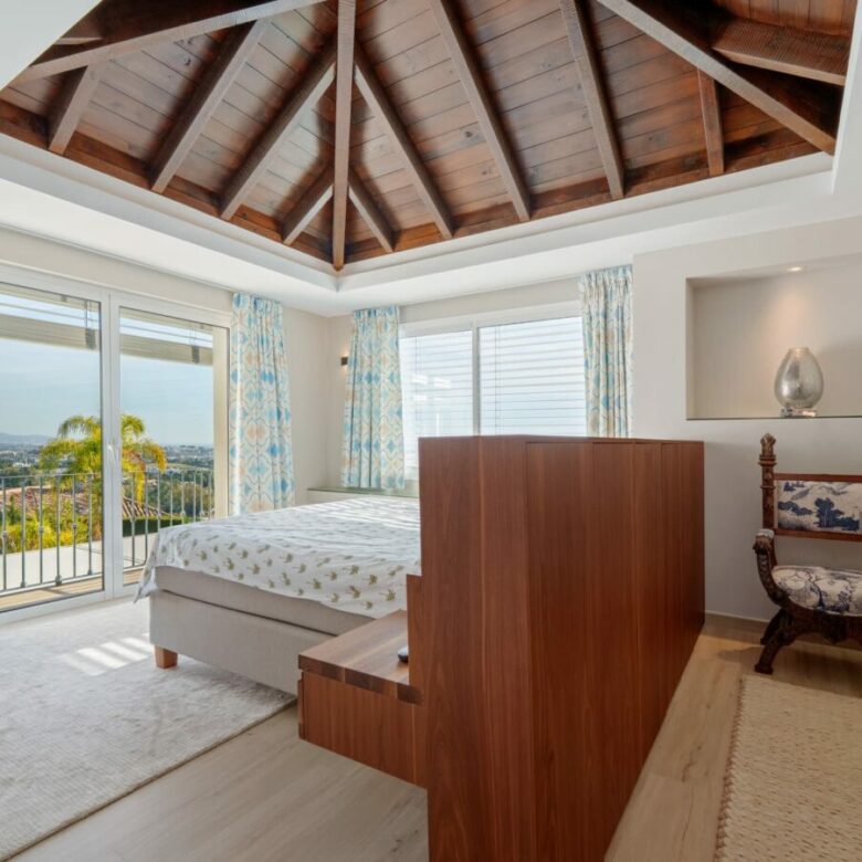 9-BEDROOM VILLA FOR SALE IN PUERTO DEL ALMENDRO, BENAHAVÍS – ULTIMATE PRIVACY & SEA VIEWS! 🌊🏡