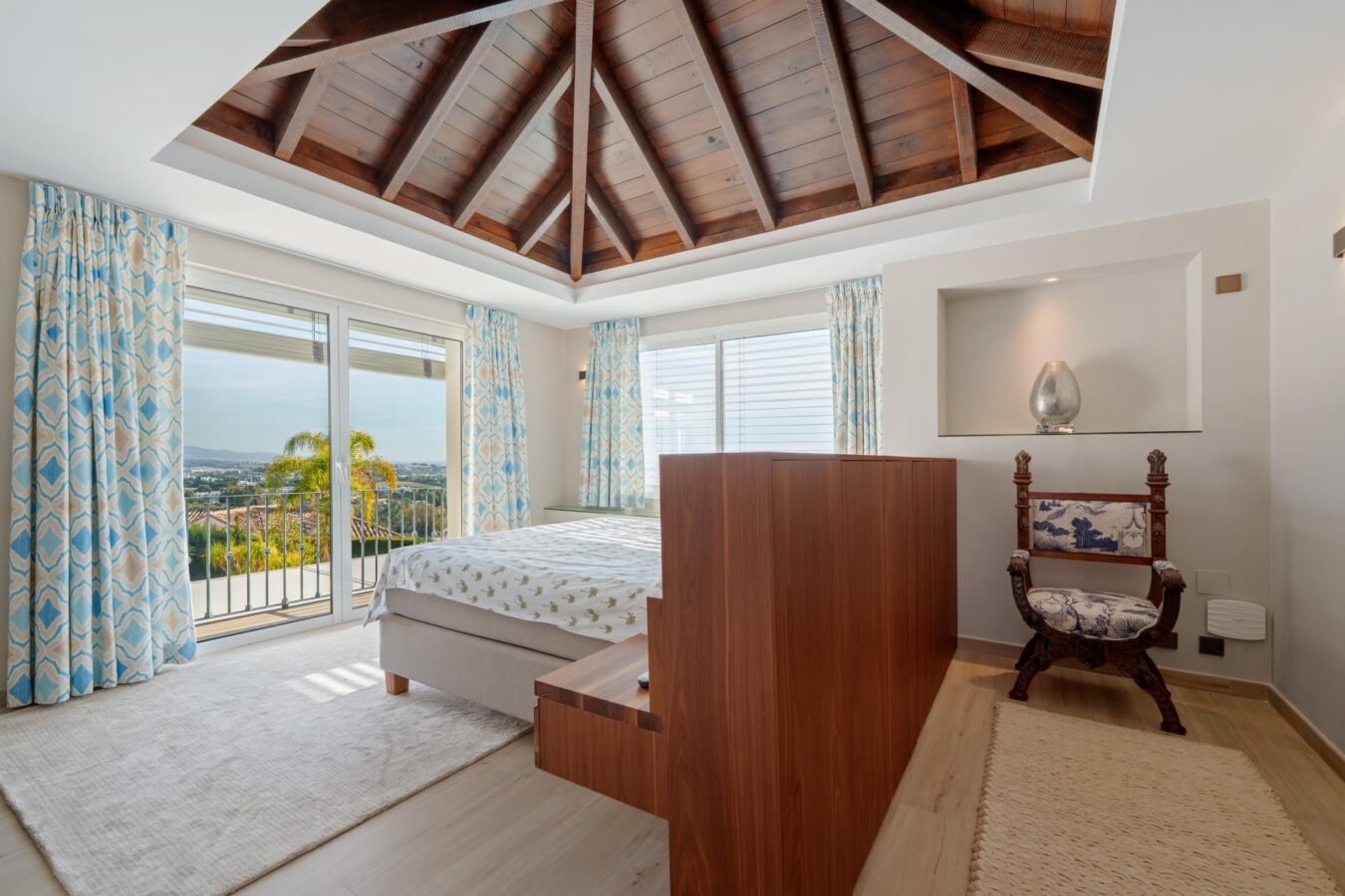 9-BEDROOM VILLA FOR SALE IN PUERTO DEL ALMENDRO, BENAHAVÍS – ULTIMATE PRIVACY & SEA VIEWS! 🌊🏡