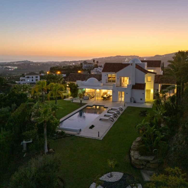 9-BEDROOM VILLA FOR SALE IN PUERTO DEL ALMENDRO, BENAHAVÍS – ULTIMATE PRIVACY & SEA VIEWS! 🌊🏡