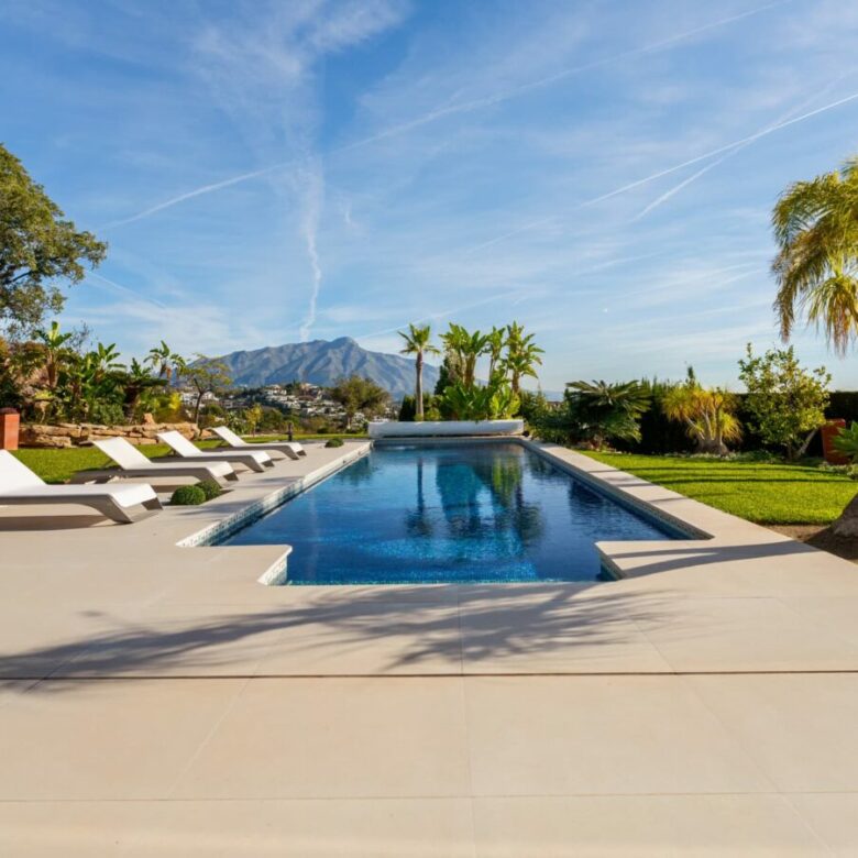 9-BEDROOM VILLA FOR SALE IN PUERTO DEL ALMENDRO, BENAHAVÍS – ULTIMATE PRIVACY & SEA VIEWS! 🌊🏡