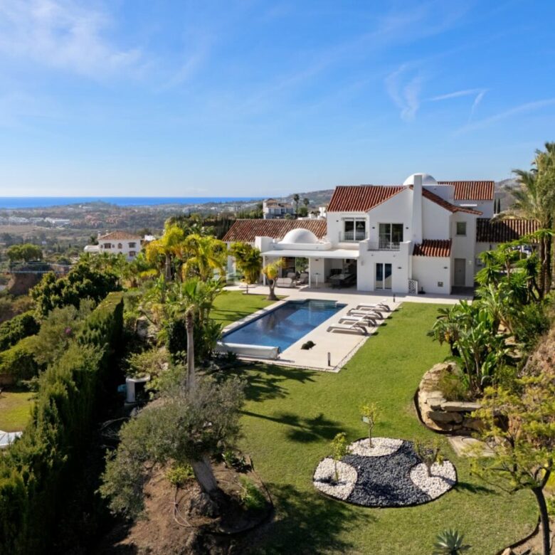 9-BEDROOM VILLA FOR SALE IN PUERTO DEL ALMENDRO, BENAHAVÍS – ULTIMATE PRIVACY & SEA VIEWS! 🌊🏡