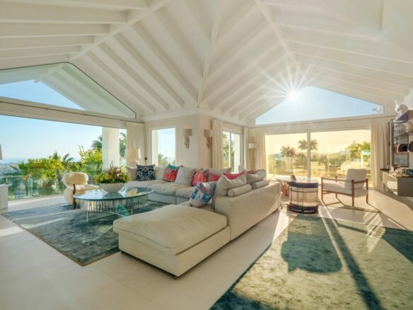9-BEDROOM VILLA FOR SALE IN PUERTO DEL ALMENDRO, BENAHAVÍS – ULTIMATE PRIVACY & SEA VIEWS! 🌊🏡