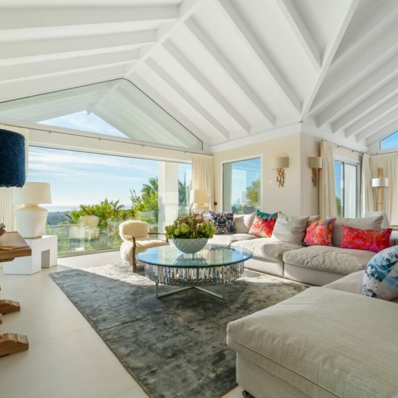 9-BEDROOM VILLA FOR SALE IN PUERTO DEL ALMENDRO, BENAHAVÍS – ULTIMATE PRIVACY & SEA VIEWS! 🌊🏡