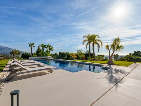 9-BEDROOM VILLA FOR SALE IN PUERTO DEL ALMENDRO, BENAHAVÍS – ULTIMATE PRIVACY & SEA VIEWS! 🌊🏡