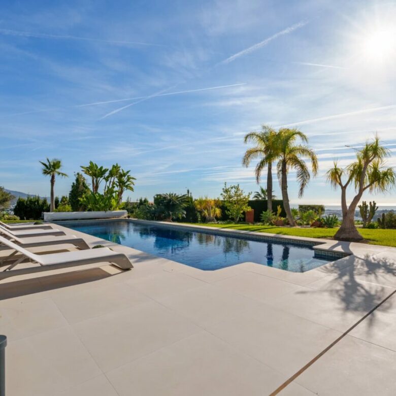 9-BEDROOM VILLA FOR SALE IN PUERTO DEL ALMENDRO, BENAHAVÍS – ULTIMATE PRIVACY & SEA VIEWS! 🌊🏡