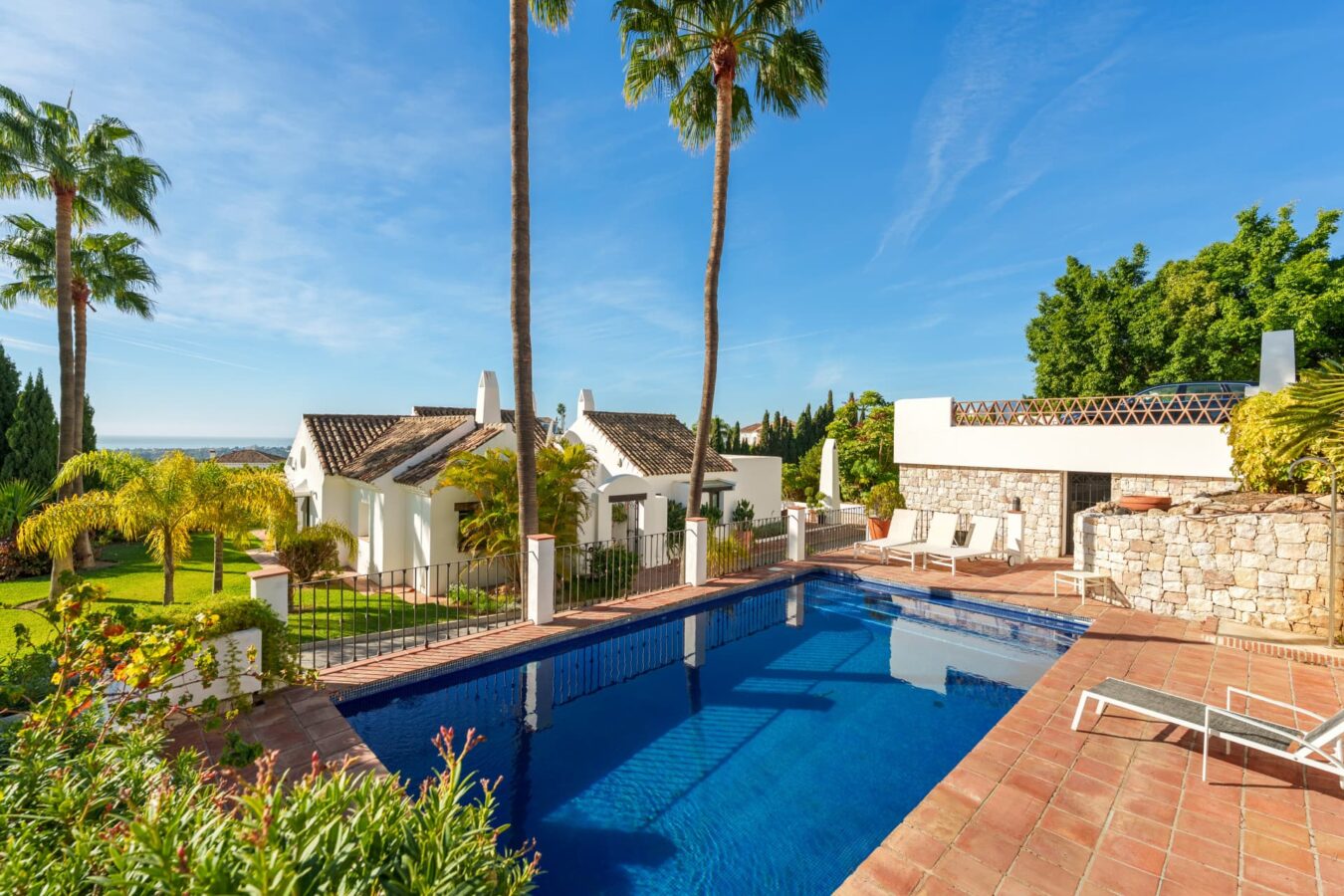 9-BEDROOM VILLA FOR SALE IN PUERTO DEL ALMENDRO, BENAHAVÍS – ULTIMATE PRIVACY & SEA VIEWS! 🌊🏡