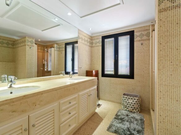 9-BEDROOM VILLA FOR SALE IN PUERTO DEL ALMENDRO, BENAHAVÍS – ULTIMATE PRIVACY & SEA VIEWS! 🌊🏡