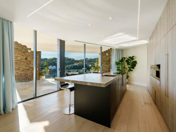 Villa for Sale in El Madroñal, Benahavís 🇪🇸 Contemporary Villa with  Panoramic Views