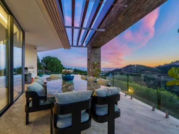 Villa for Sale in El Madroñal, Benahavís 🇪🇸 Contemporary Villa with  Panoramic Views