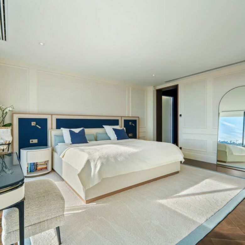 Villa for Sale in El Madroñal, Benahavís 🇪🇸 Contemporary Villa with  Panoramic Views