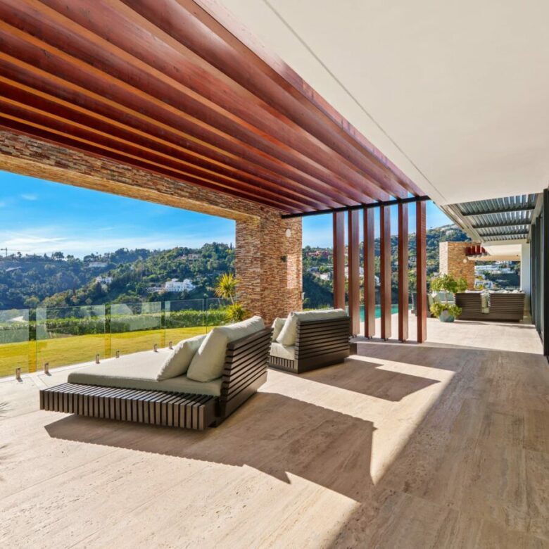 Villa for Sale in El Madroñal, Benahavís 🇪🇸 Contemporary Villa with  Panoramic Views