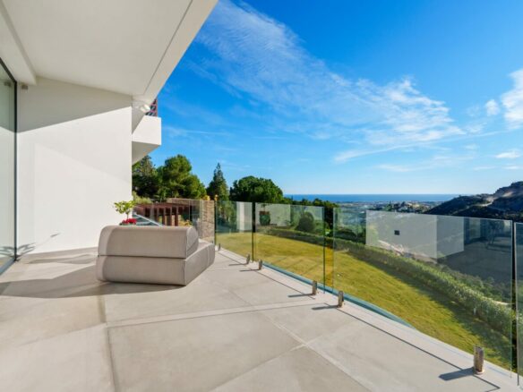 Villa for Sale in El Madroñal, Benahavís 🇪🇸 Contemporary Villa with  Panoramic Views
