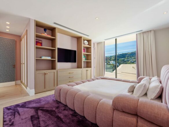 Villa for Sale in El Madroñal, Benahavís 🇪🇸 Contemporary Villa with  Panoramic Views