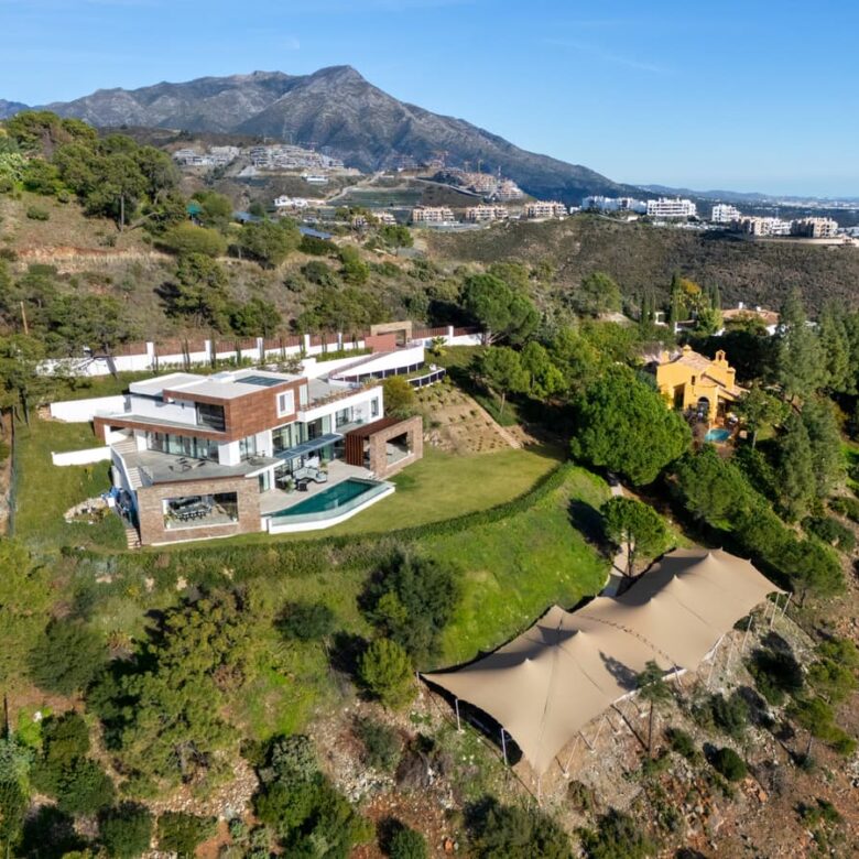 Villa for Sale in El Madroñal, Benahavís 🇪🇸 Contemporary Villa with  Panoramic Views