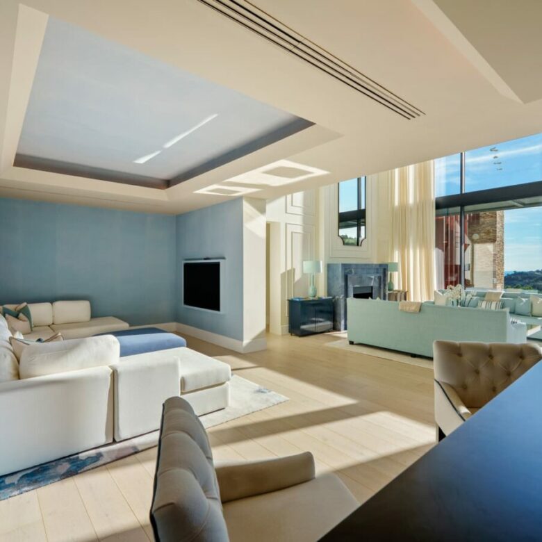 Villa for Sale in El Madroñal, Benahavís 🇪🇸 Contemporary Villa with  Panoramic Views