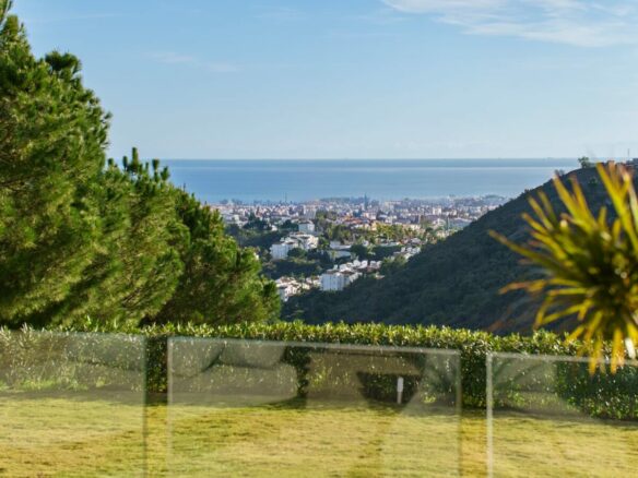 Villa for Sale in El Madroñal, Benahavís 🇪🇸 Contemporary Villa with  Panoramic Views