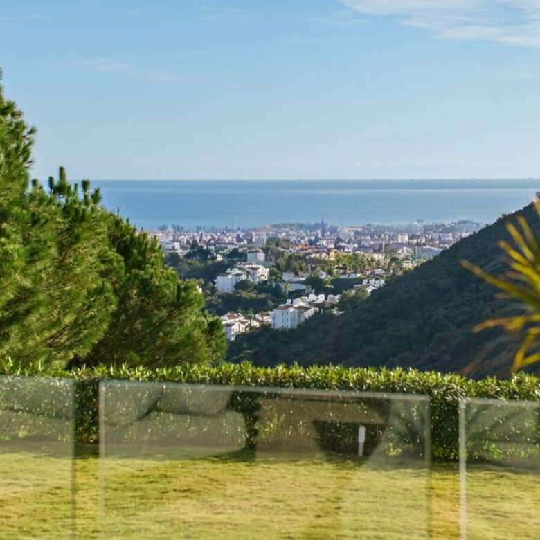 Villa for Sale in El Madroñal, Benahavís 🇪🇸 Contemporary Villa with  Panoramic Views