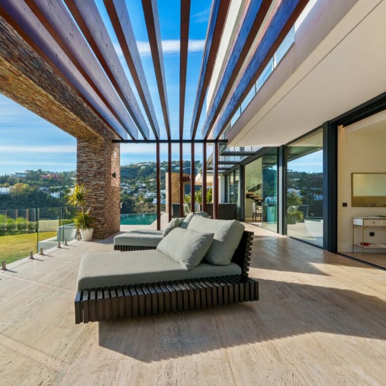 Villa for Sale in El Madroñal, Benahavís 🇪🇸 Contemporary Villa with  Panoramic Views