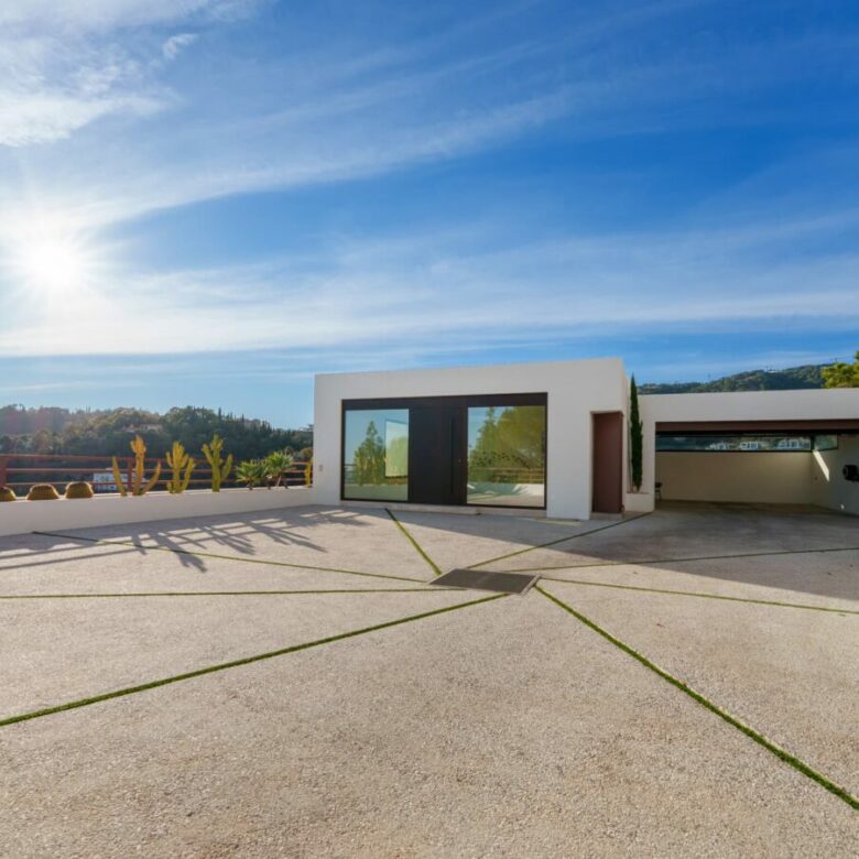 Villa for Sale in El Madroñal, Benahavís 🇪🇸 Contemporary Villa with  Panoramic Views