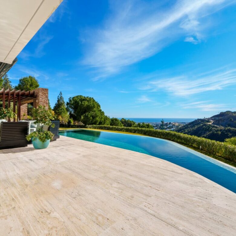 Villa for Sale in El Madroñal, Benahavís 🇪🇸 Contemporary Villa with  Panoramic Views