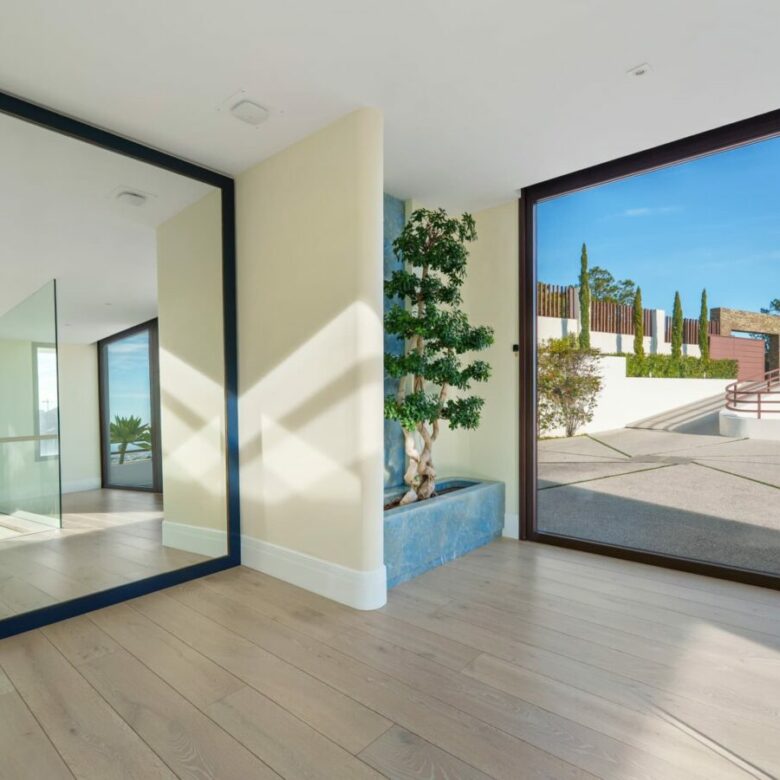 Villa for Sale in El Madroñal, Benahavís 🇪🇸 Contemporary Villa with  Panoramic Views