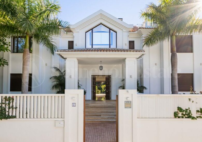 For sale Beachside Modern Dream Home Villa in Exclusive Guadalmina Baja 🇪🇸🏖️.