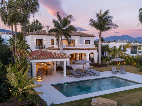 For Sale: Turnkey Luxury Villa with Panoramic Sea Views in Gated Community 🌊🏡✨ 🇪🇸