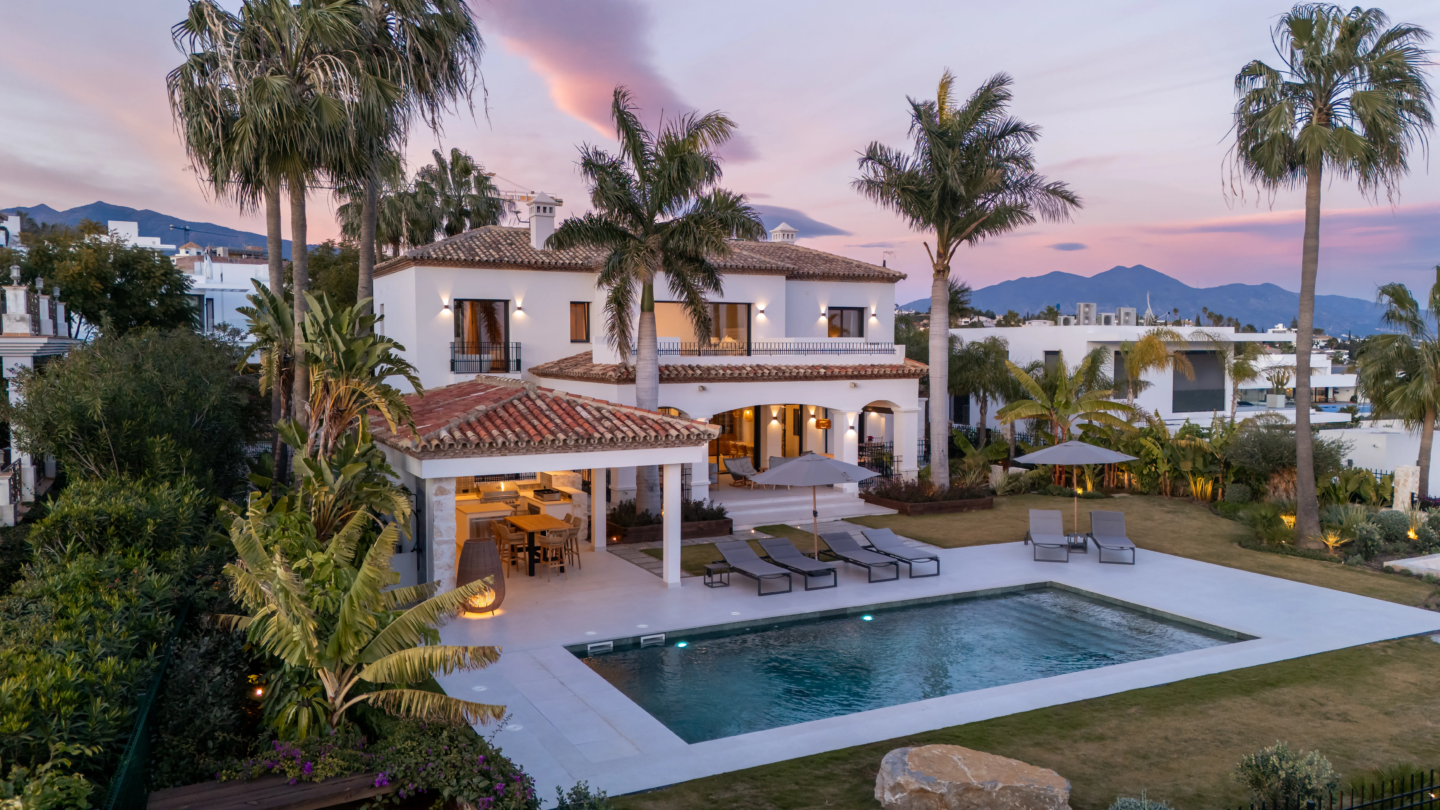 For Sale: Turnkey Luxury Villa with Panoramic Sea Views in Gated Community 🌊🏡✨ 🇪🇸