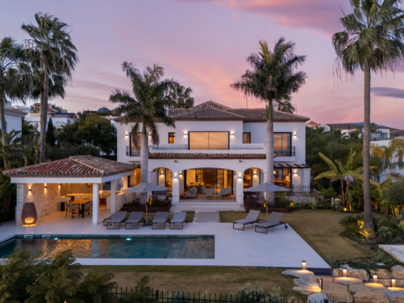 For Sale: Turnkey Luxury Villa with Panoramic Sea Views in Gated Community 🌊🏡✨ 🇪🇸