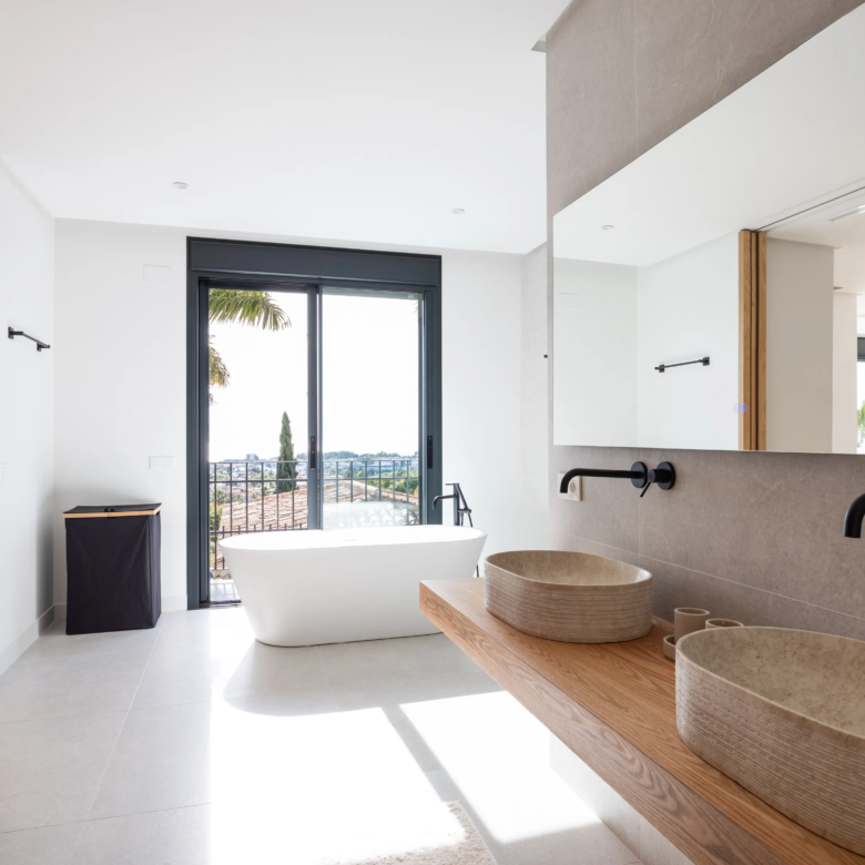 For Sale: Turnkey Luxury Villa with Panoramic Sea Views in Gated Community 🌊🏡✨ 🇪🇸