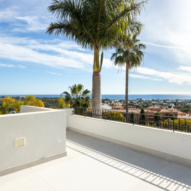 For Sale: Turnkey Luxury Villa with Panoramic Sea Views in Gated Community 🌊🏡✨ 🇪🇸