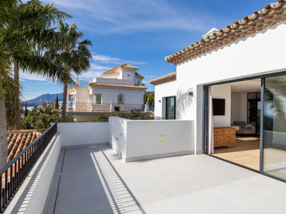 For Sale: Turnkey Luxury Villa with Panoramic Sea Views in Gated Community 🌊🏡✨ 🇪🇸
