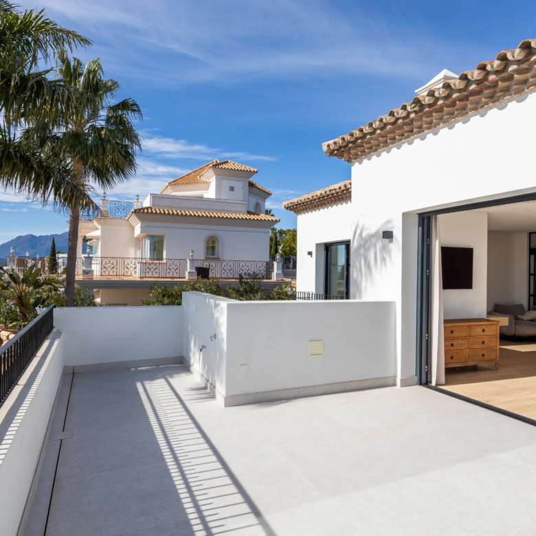 For Sale: Turnkey Luxury Villa with Panoramic Sea Views in Gated Community 🌊🏡✨ 🇪🇸
