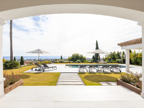 For Sale: Turnkey Luxury Villa with Panoramic Sea Views in Gated Community 🌊🏡✨ 🇪🇸