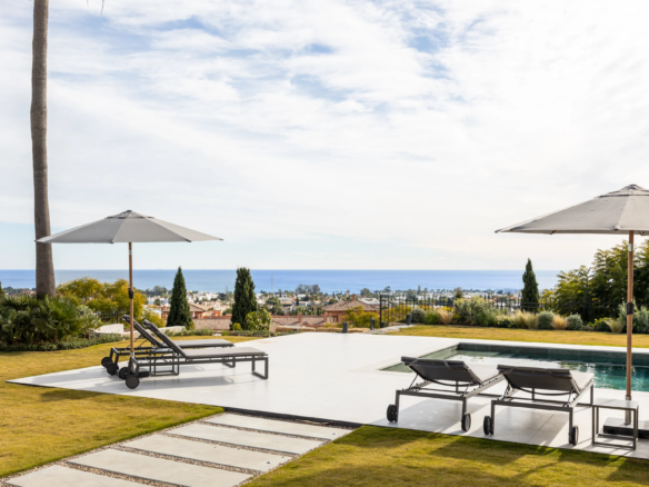 For Sale: Turnkey Luxury Villa with Panoramic Sea Views in Gated Community 🌊🏡✨ 🇪🇸