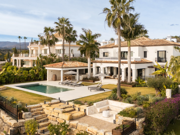 For Sale: Turnkey Luxury Villa with Panoramic Sea Views in Gated Community 🌊🏡✨ 🇪🇸