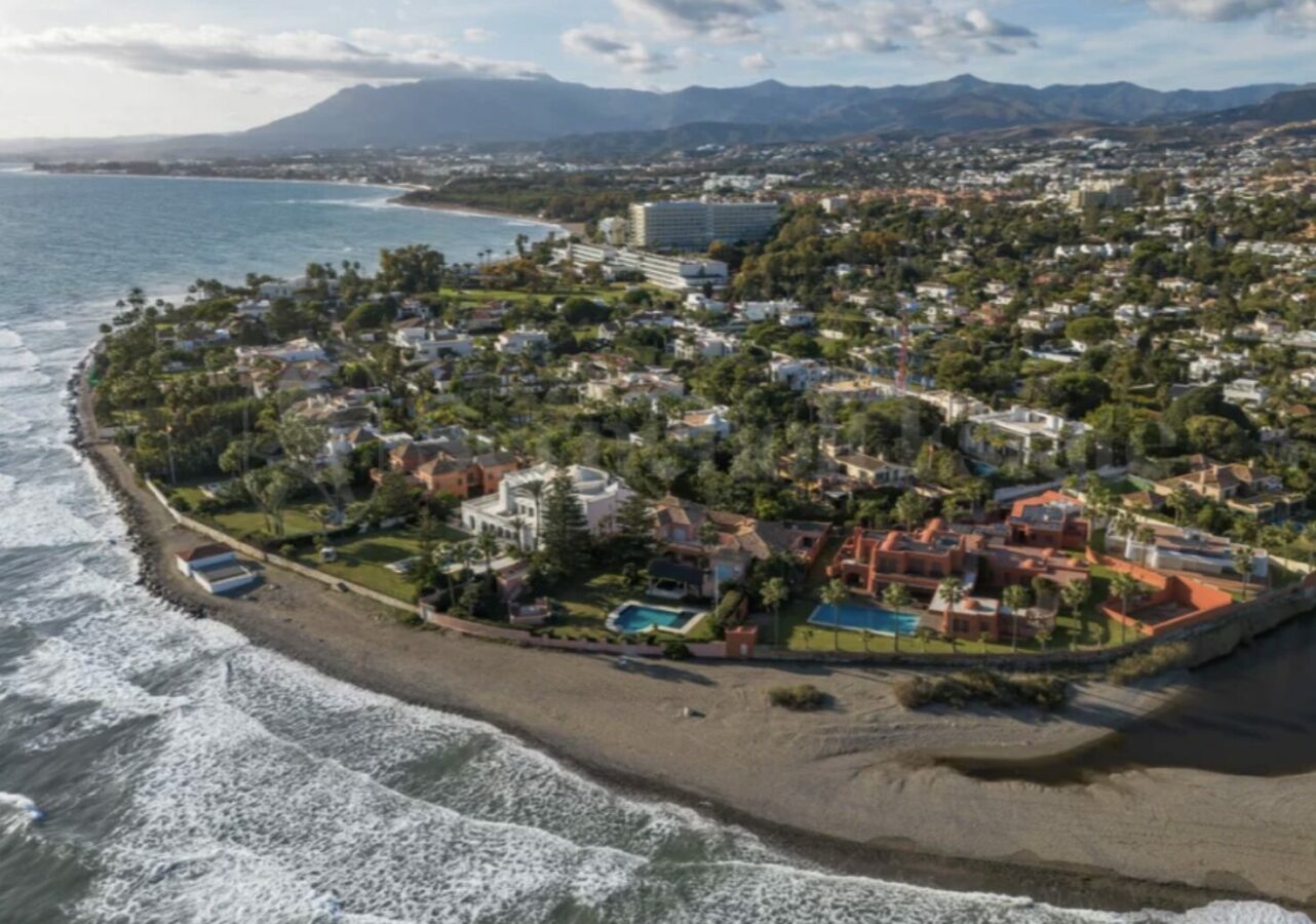 for-sale-beachside-modern-dream-home-villa-in-exclusive-guadalmina-baja 2026-02-18 at 16.32.01 For sale Beachside Modern Dream Home Villa in Exclusive Guadalmina Baja πͺπΈποΈ.